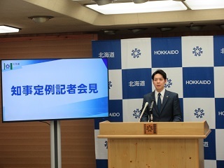 知事顔写真