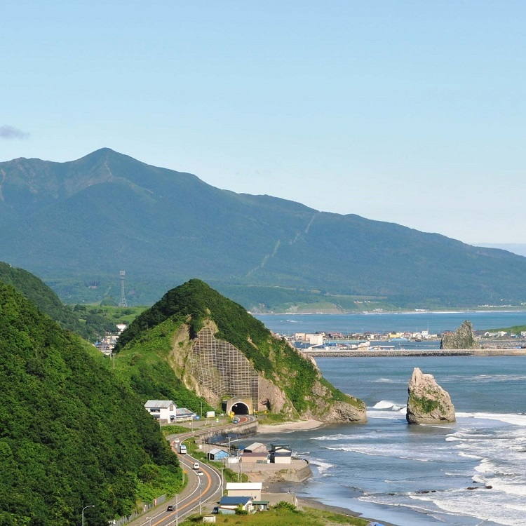 アポイ岳と様似海岸の写真